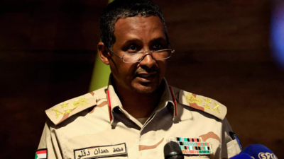 Sudan paramilitaries say they have seized presidential palace