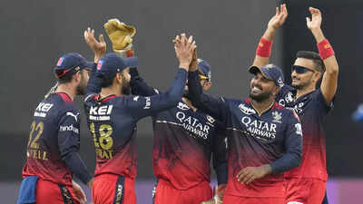 RCB vs DC Highlights 2023: Debutant Vyshak, Kohli star in RCB win; DC suffer fifth loss on trot