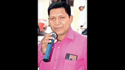 Son’s a bank manager, but father’s indebted to music in Vadodara