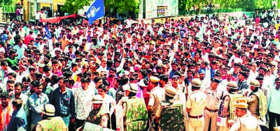 Dharna over Dalit’s murder ends after admn agrees to demands