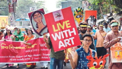 Kolkata: Artists walk on Da Vinci’s birth anniversary