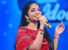 Telugu Indian Idol 2: Soujanya Bhagavathula wins a special gift from Oscar-winning Lyricist Chandra Bose; gets the pen with which he wrote the Academy Award-winning song 'Naatu Naatu'