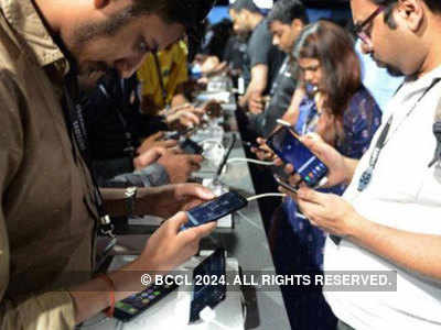 Smartphone surge: Exports of electronics pip garments