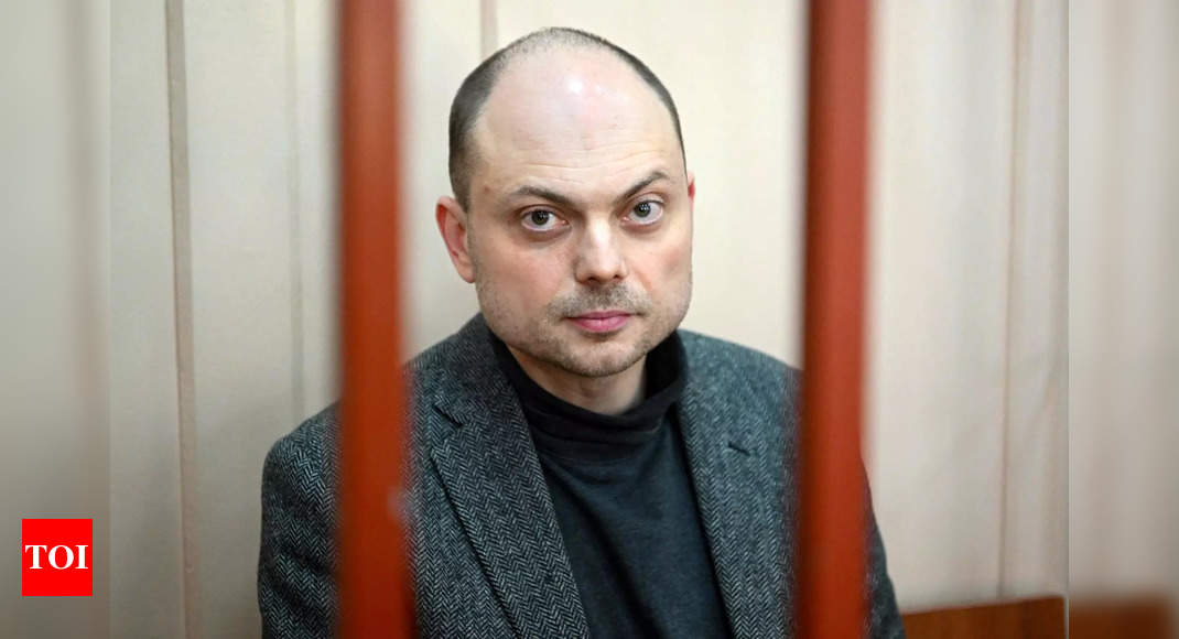 Russian Court Jails Kremlin Critic Vladimir Kara Murza For 25 Years For Treason Times Of India