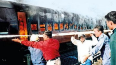 SC rejects bail plea of 2 in Godhra train burning case
