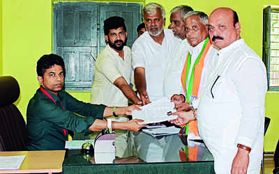 CM Bommai adds heft to Somanna’s Varuna campaign
