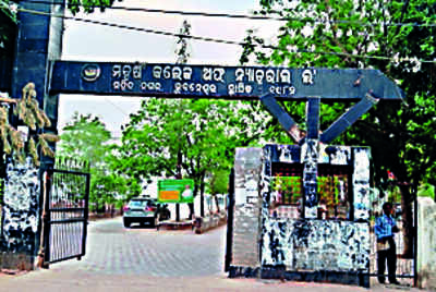 Bhubaneswar: 3 law college students hurt in attack by ‘outsiders’
