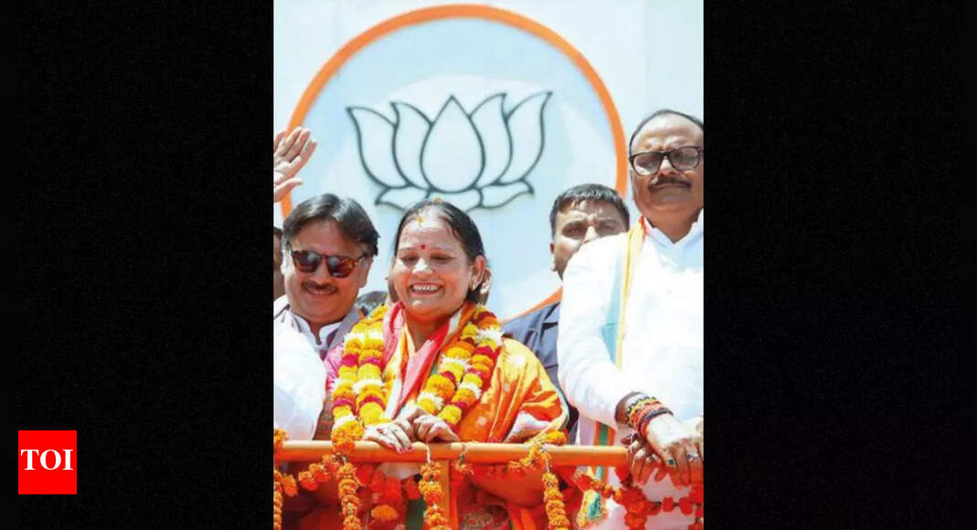 10-file-papers-for-mayor-s-post-on-the-last-day-of-nomination-lucknow