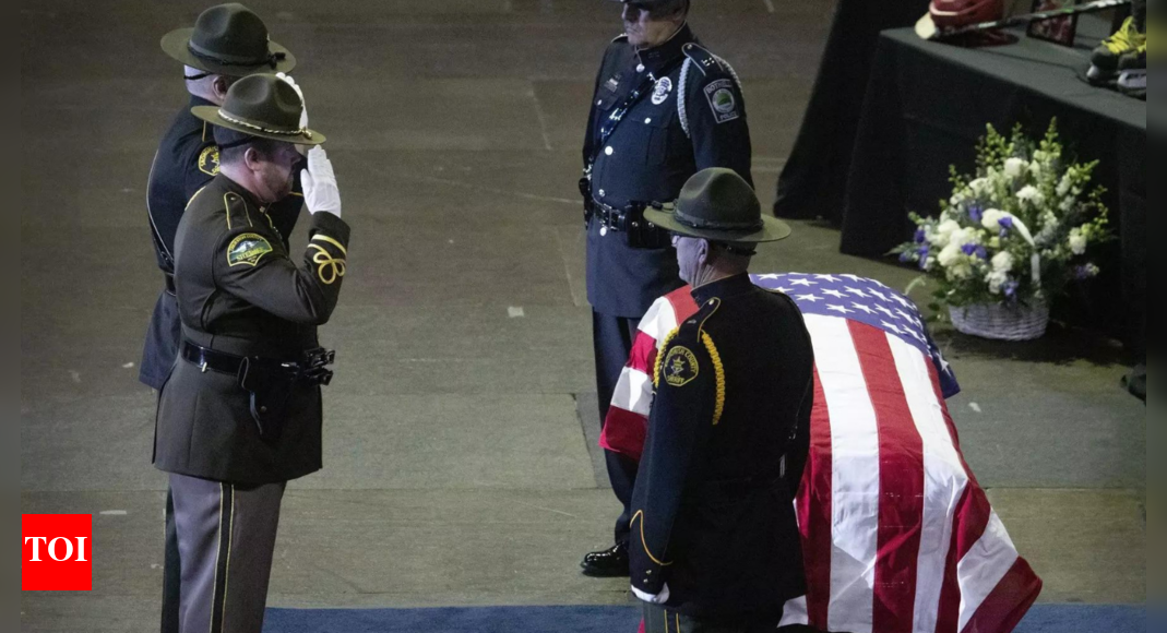 Man who killed Washington police officer gets life sentence - Times of ...