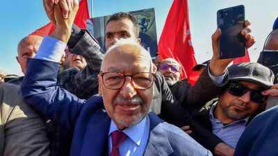 Tunisia shuts offices of opposition party Ennahdha