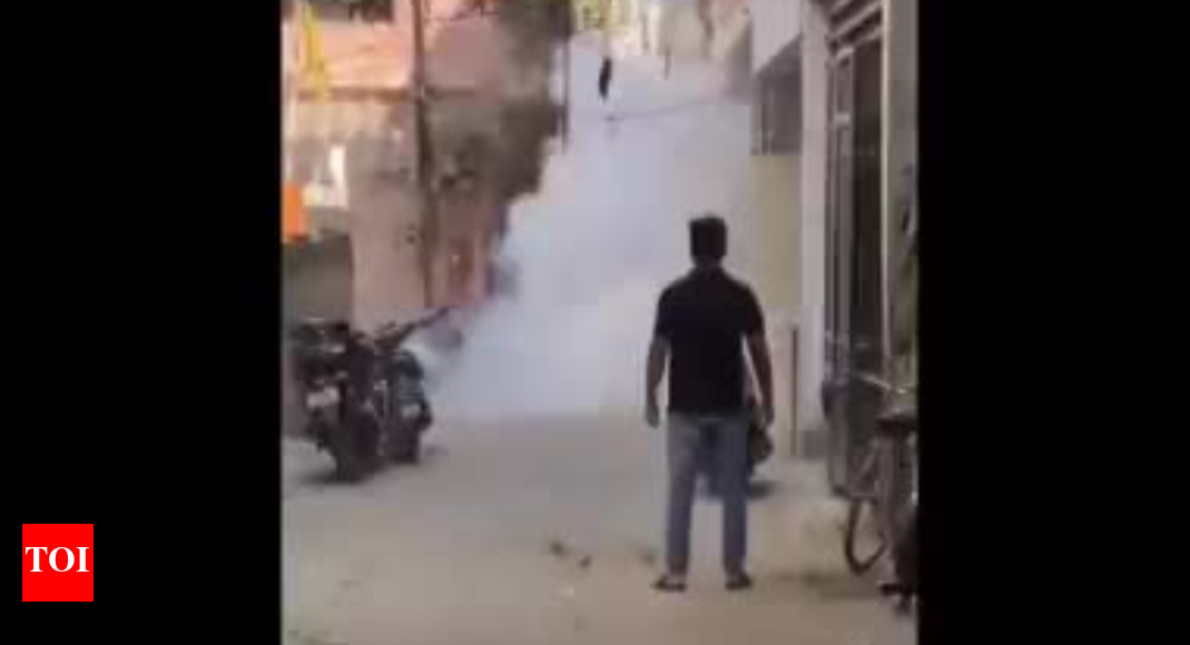 Crude bomb hurled near home of Atiq Ahmad's lawyer in Prayagraj, no