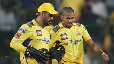 Virender Sehwag und Dhoni Kampf