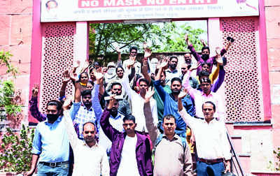 Parents protest govt decision to release RTE funds in Nov