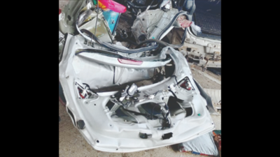 Ex-Vidarbha Ranji captain Praveen Hinganikar injured in Samruddhi Expressway crash, wife dies