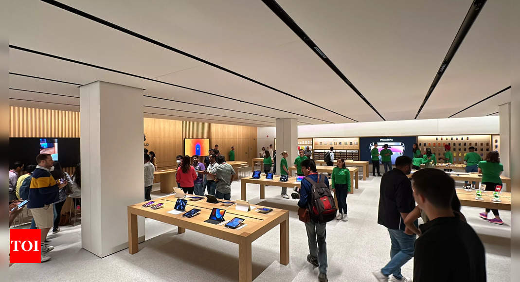 Apple: Apple Saket, the second official store, opens tomorrow in New Delhi – Times of India