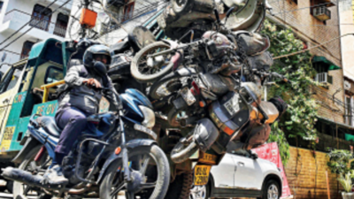 Lift, scrap, repeat: Driving out old vehicles in Delhi