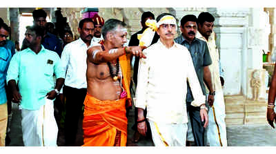 Governor R N Ravi visits memorials of Immanuel Sekaran, Thevar in Ramnad