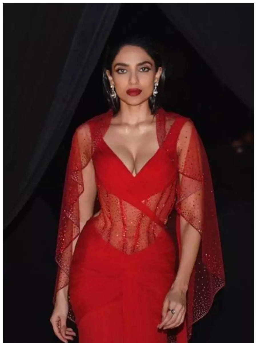 Ten Princess Looks Of Ps2 Actress Sobhita Dhulipala Times Of India