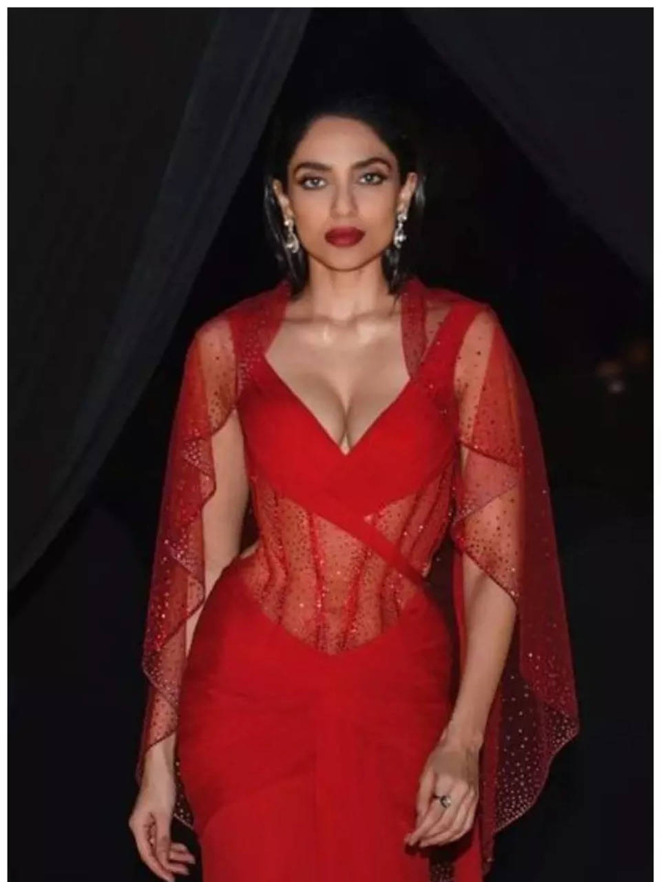 Ten Princess Looks of 'PS2' Actress Sobhita Dhulipala | Times of India