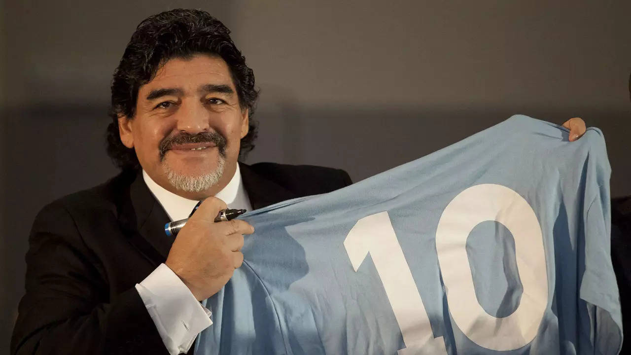 Eight healthcare workers will face trial over Maradona's death