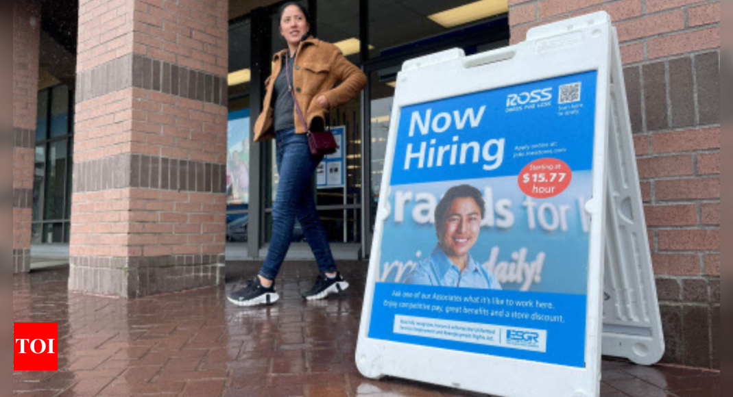 US weekly jobless claims edge up; mid-Atlantic factory activity slumps – Times of India