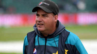 Pakistan appoint former head coach Mickey Arthur as team director