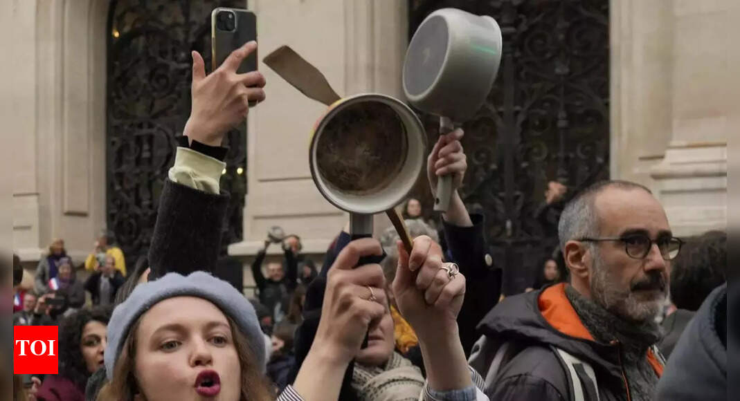 Pot Became A Global Protest Symbol: Put a lid on it! How the pot became ...
