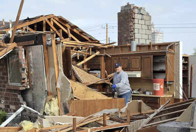 Oklahoma: Tornadoes Rip Through Central Oklahoma, Killing At Least 3 ...