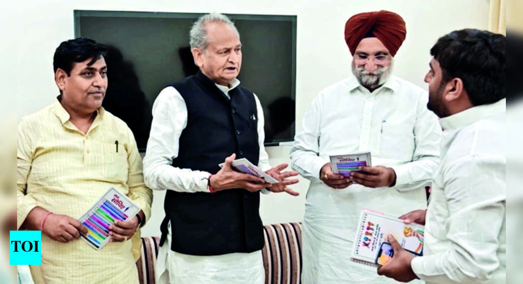 Ashok Gehlot Gehlot, Randhawa Confer With Cong Mlas From Bikaner