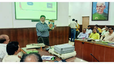 Officials receive training in use of EVMs