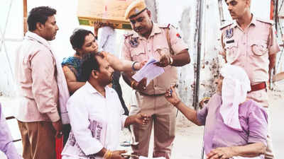 Jaipur tea vendor suicide case: Victim's kin continue stir, temple’s mahant gets govt notice