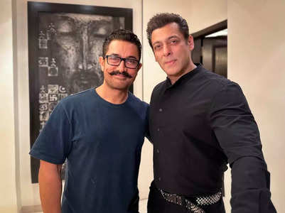 Salman Khan celebrates Eid with Aamir Khan