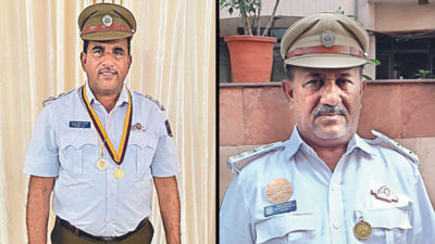 Drivers bag award for accident-free driving for 33 years