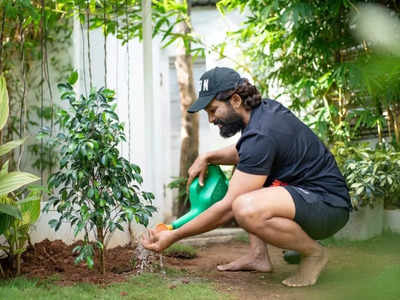 On World Earth Day, we recount the times when Environmental Activists gifted Allu Arjun with plants!