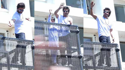Eid Mubarak! Shah Rukh Khan with son AbRam greets and blows kisses at fans on Eid ul fitr from Mannat's balcony. WATCH