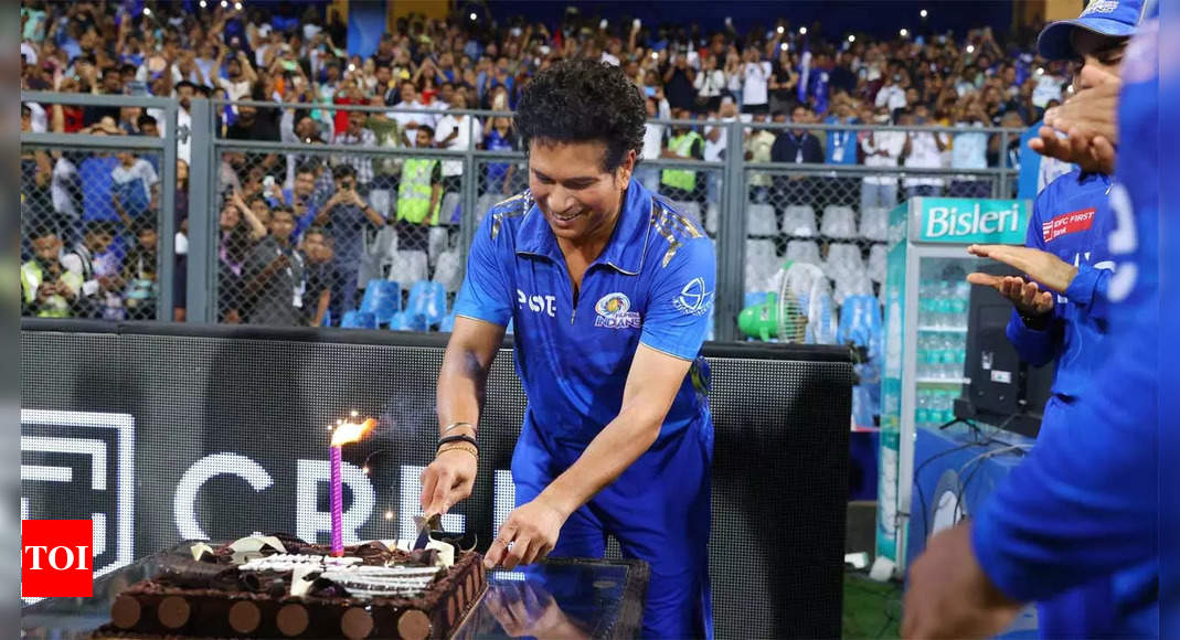 There Couldnt Have Been A Better Way To Wish The God Of Cricket Sachin  Tendulkar On His Birthday | Entertainment
