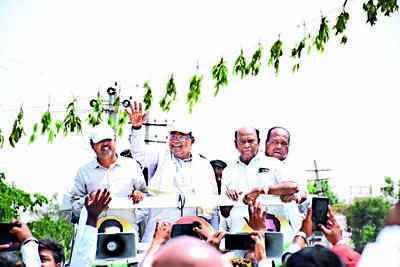 Worried about Dalit votes, Siddaramaiah back in Varuna