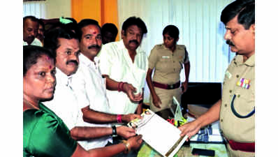 Panneerselvam defiant as AIADMK complains against use of party flag