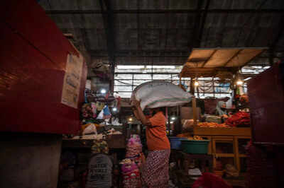 Govt likely to announce retail trade policy, accident insurance scheme for GST-registered traders soon