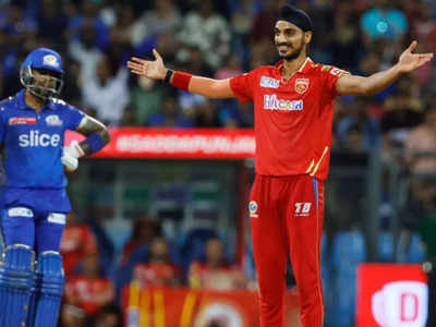 Arshdeep Singh breaks 2 LED stumps worth 24 lakhs against Mumbai Indians