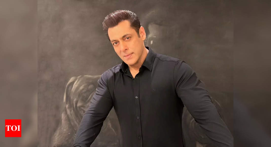 Salman Khan drops a picture, thanks people for the love on ‘Kisi Ka Bhai Kisi Ki Jaan’, fans request him to work with good directors – Times of India