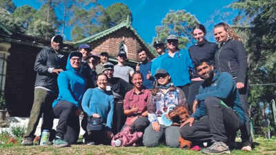 Trekkers, guide return to safety after avalanche