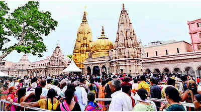 Pilgrims from AP, Telangana take holy dip in Ganga