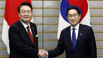 South Korea restores Japan on trade 'white list'