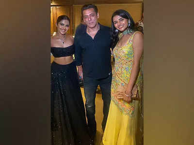 Loved Maine Pyar Kiya? This pic of Salman with Bhagyashree's daughter, Mohnish Bahl's daughter will make you nostalgic