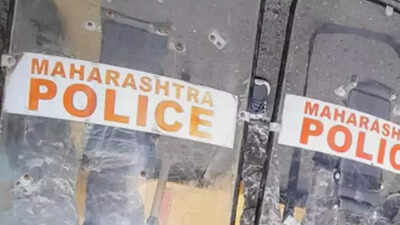 17 cops injured as van overturns in Maharashtra's Ratnagiri
