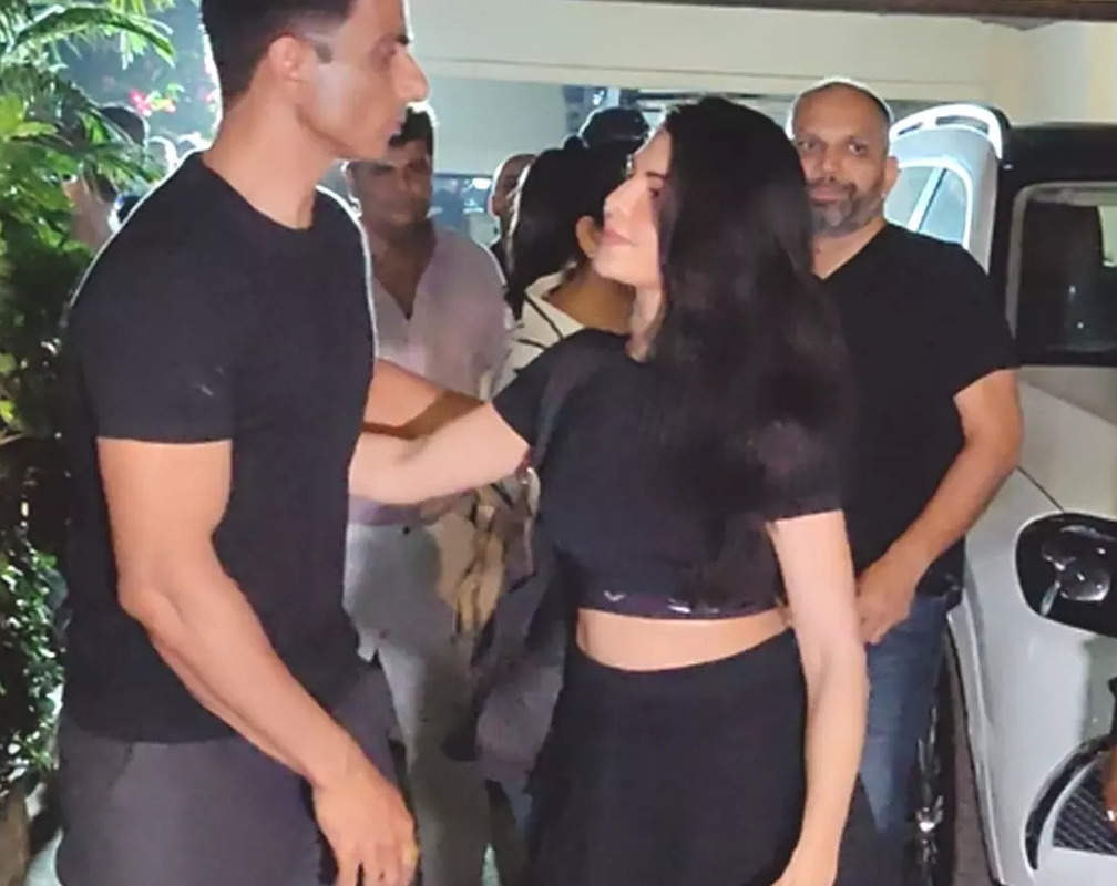 
Jacqueline Fernandez and Sonu Sood twin in black as get spotted together in Juhu
