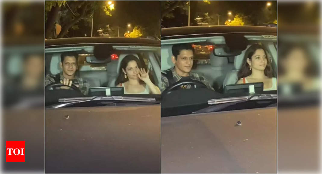 Vijay Varma and Tamannaah Bhatia spotted on a dinner date, couple wave at the paps with a smile – Times of India