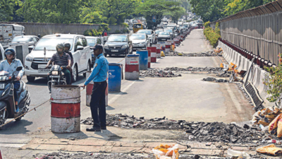 Traffic woes on Chirag Dilli flyover may end this month