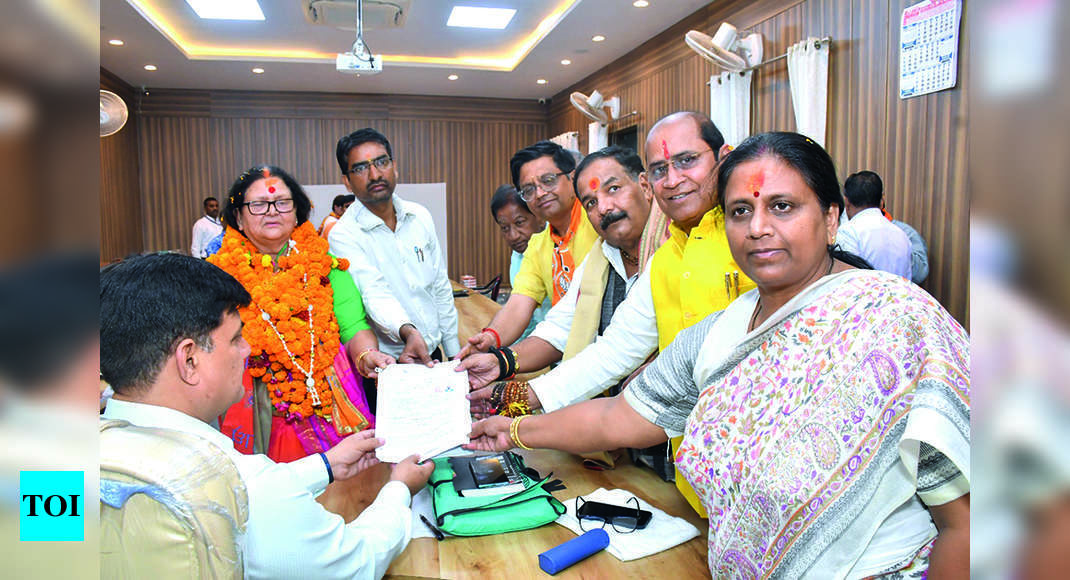 Ulb Poll: Bjp’s Pramila Pandey Files Papers For Post Of Mayor; 13 In ...